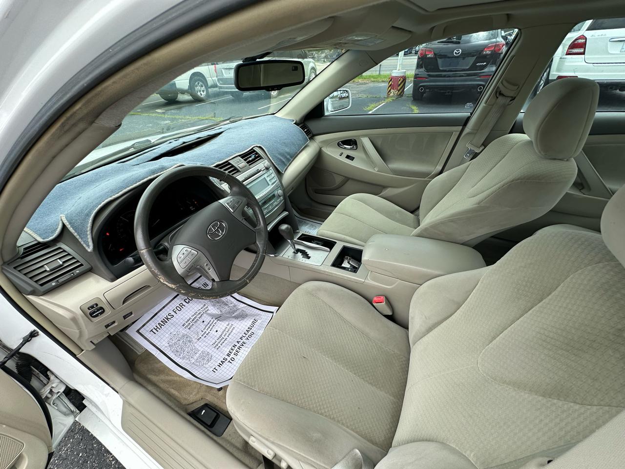 Toyota Camry Hybrid Sedan 2008