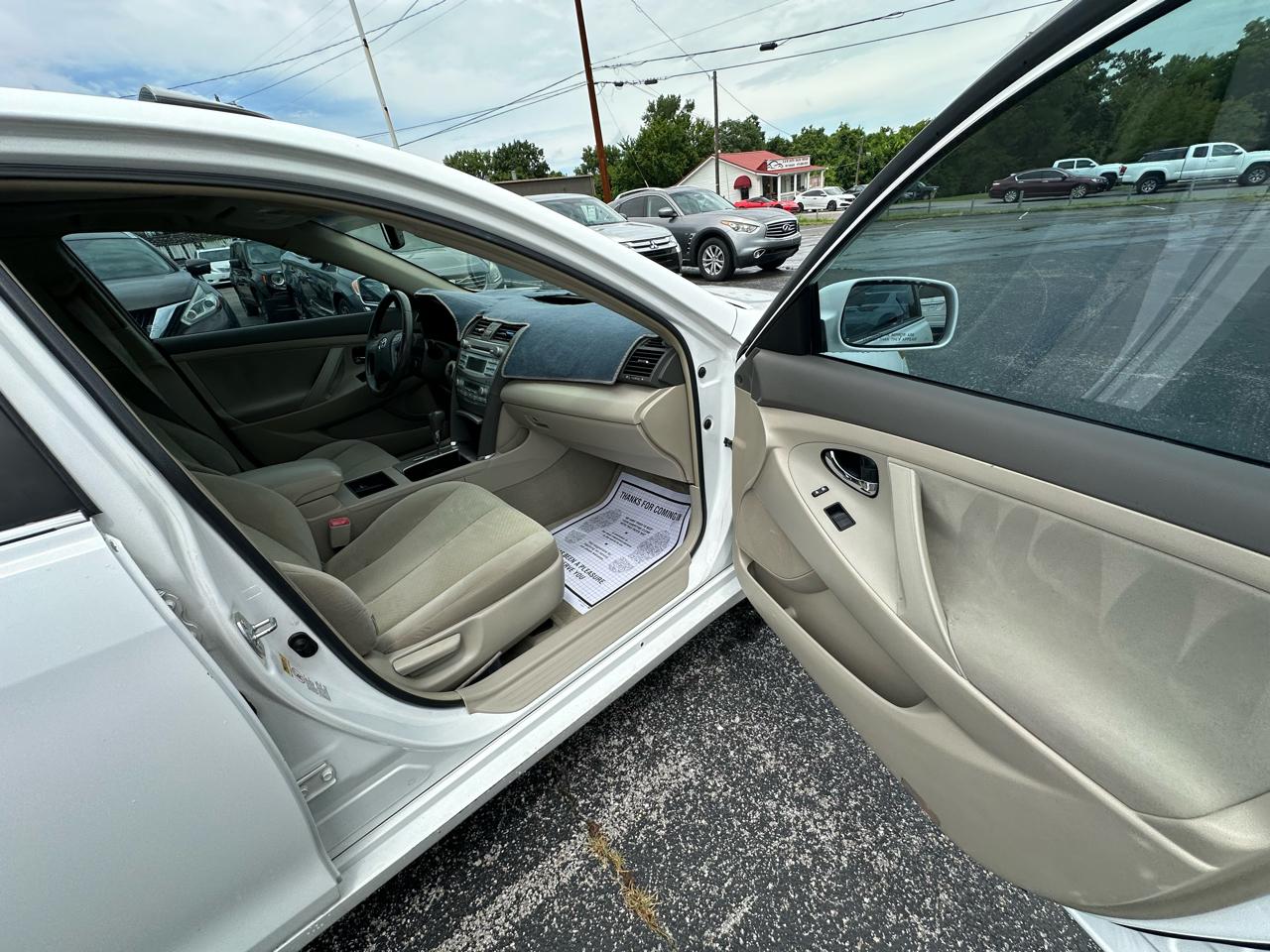 Toyota Camry Hybrid Sedan 2008