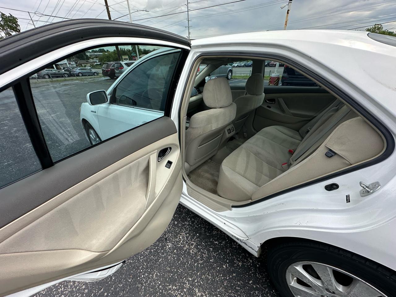 Toyota Camry Hybrid Sedan 2008