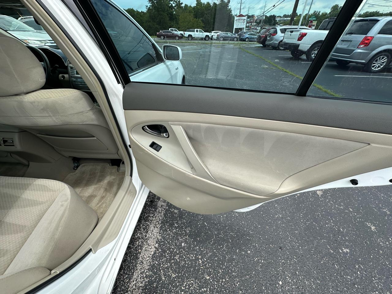 Toyota Camry Hybrid Sedan 2008