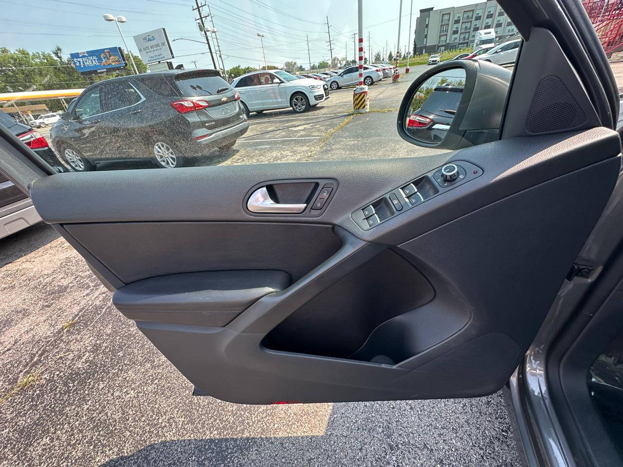 Volkswagen Tiguan S 4Motion 2012