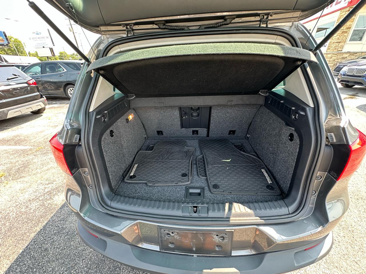 Volkswagen Tiguan S 4Motion 2012