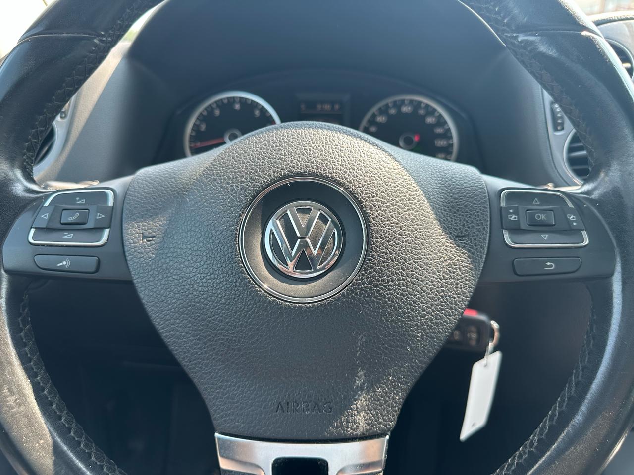 Volkswagen Tiguan S 4Motion 2012