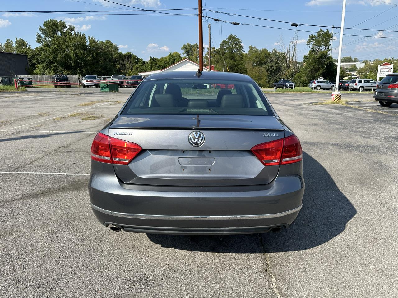 Volkswagen Passat 3.6L V6 SEL Premium 2013