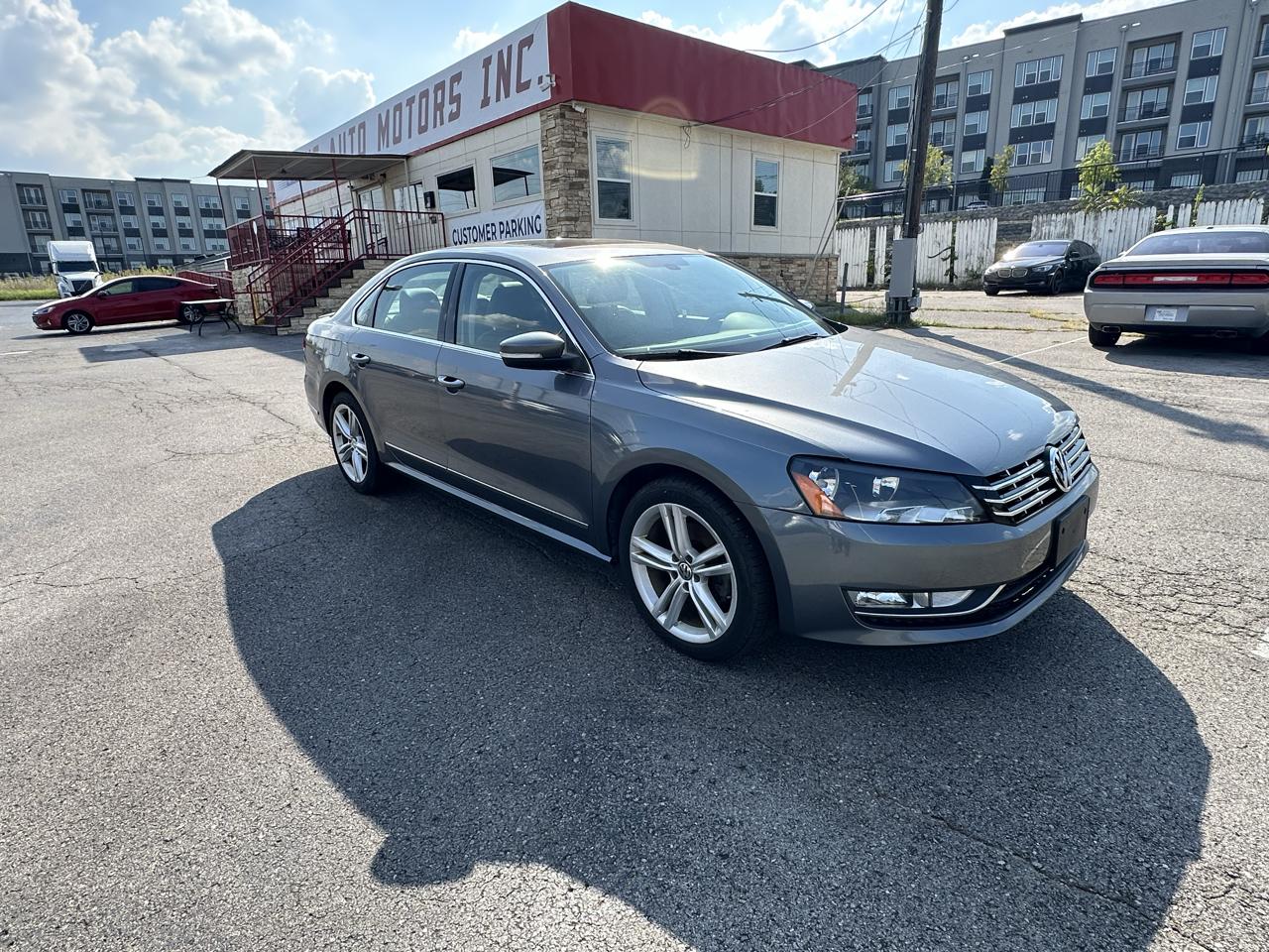 Volkswagen Passat 3.6L V6 SEL Premium 2013