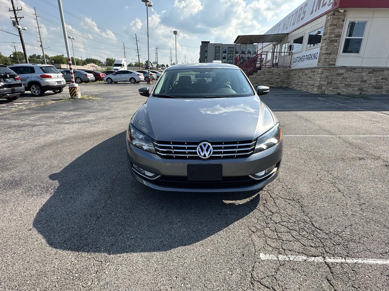 Volkswagen Passat 3.6L V6 SEL Premium 2013