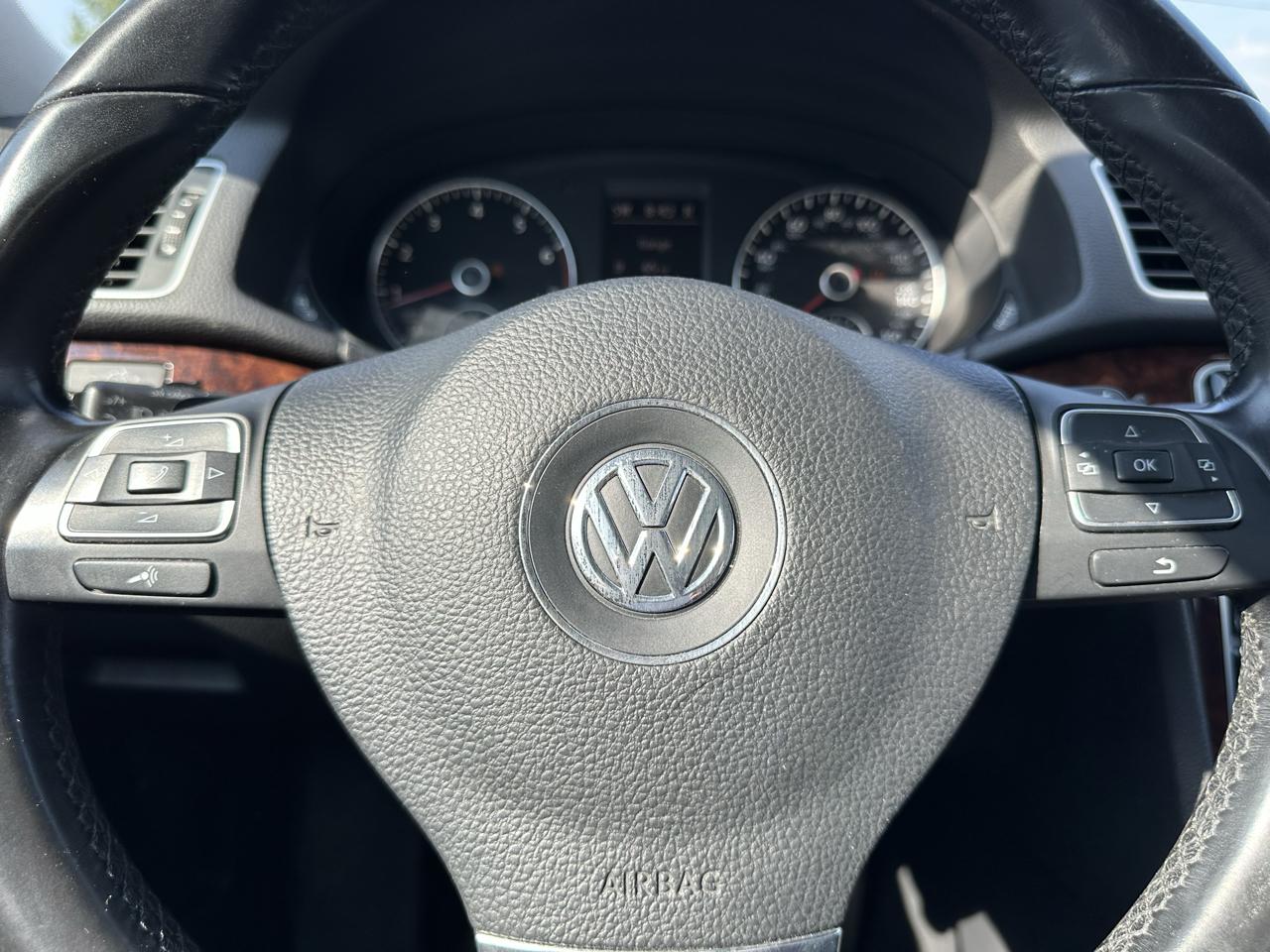 Volkswagen Passat 3.6L V6 SEL Premium 2013