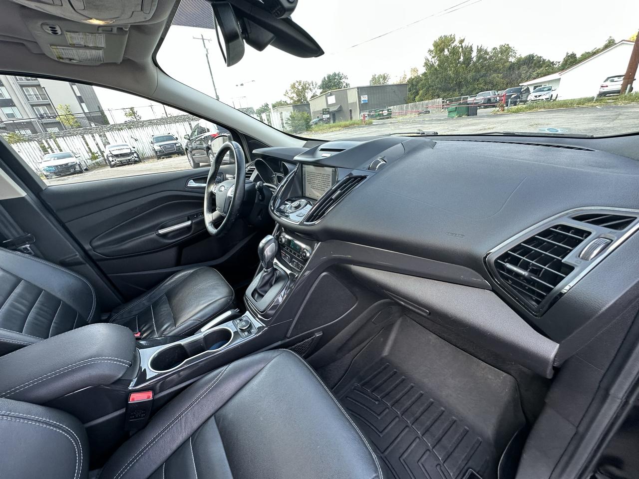 Ford Escape Titanium 4WD 2016