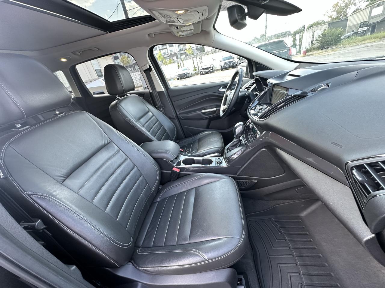 Ford Escape Titanium 4WD 2016