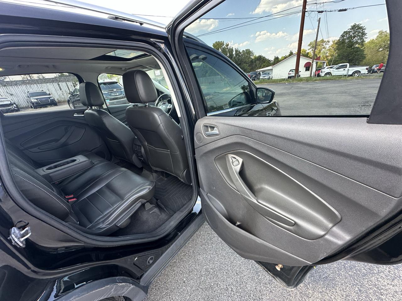 Ford Escape Titanium 4WD 2016