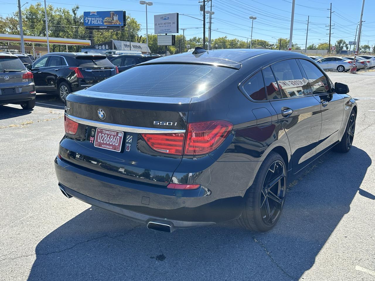 BMW 5-Series Gran Turismo 550i 2011