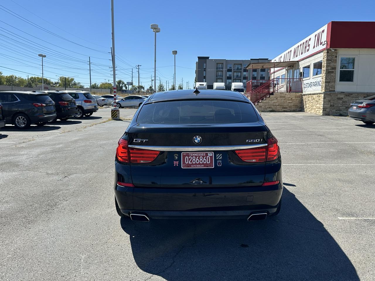 BMW 5-Series Gran Turismo 550i 2011