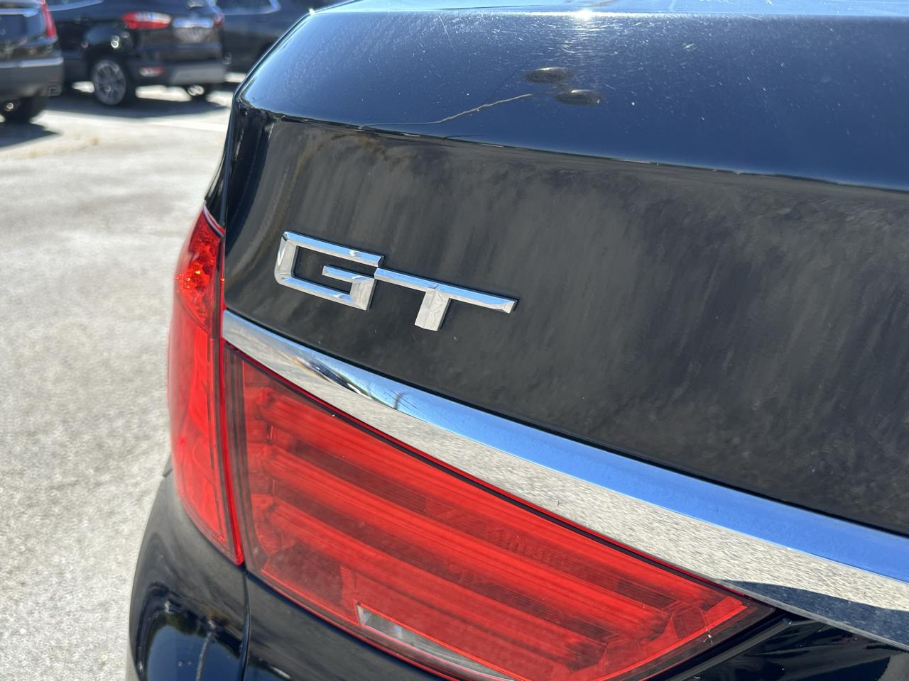 BMW 5-Series Gran Turismo 550i 2011