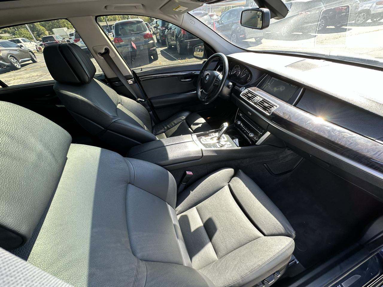 BMW 5-Series Gran Turismo 550i 2011
