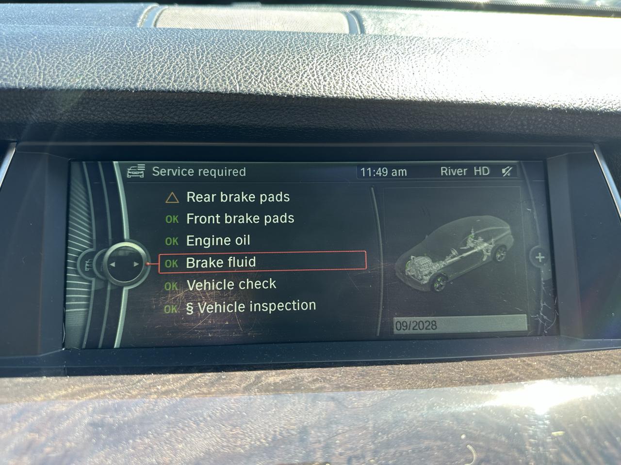 BMW 5-Series Gran Turismo 550i 2011