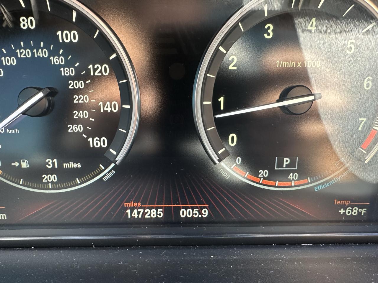 BMW 5-Series Gran Turismo 550i 2011
