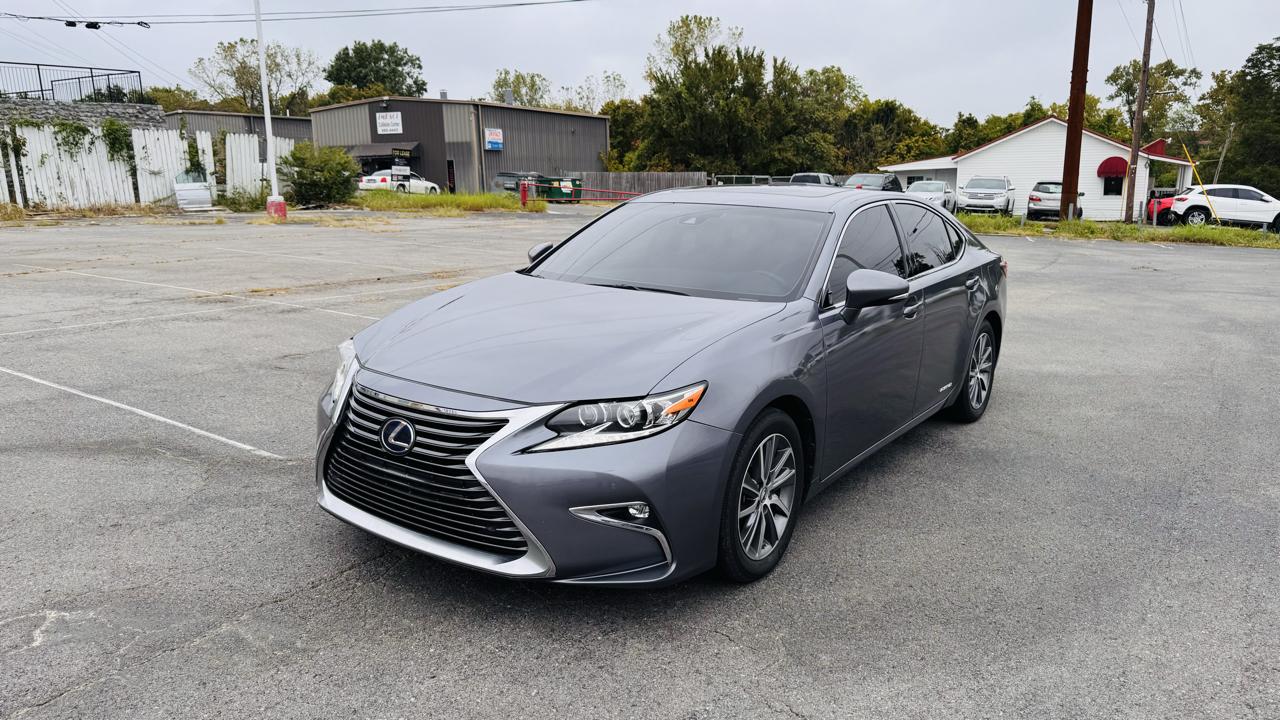 Lexus ES 300h Sedan 2016