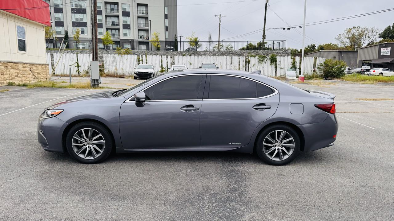 Lexus ES 300h Sedan 2016