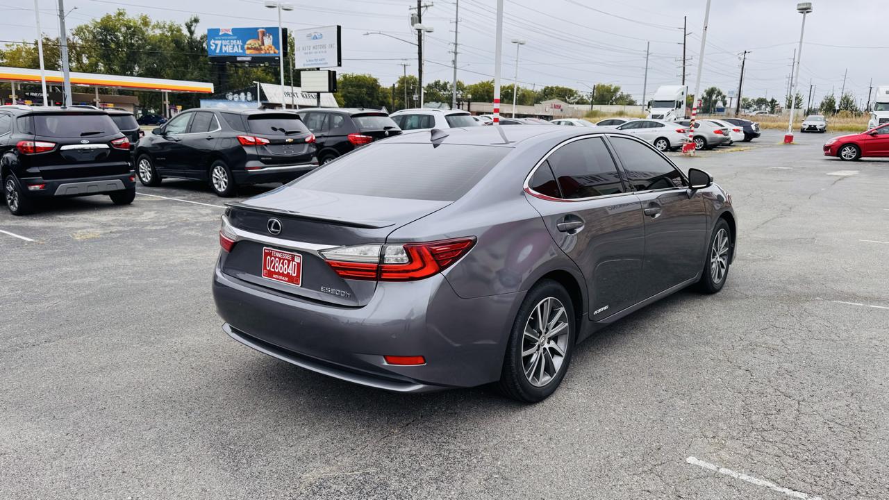Lexus ES 300h Sedan 2016