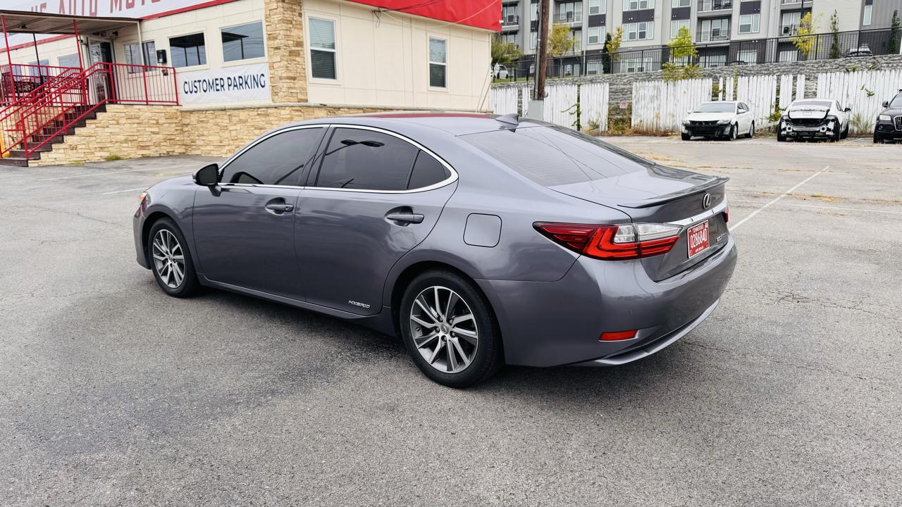 Lexus ES 300h Sedan 2016