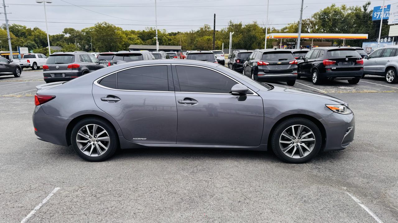 Lexus ES 300h Sedan 2016