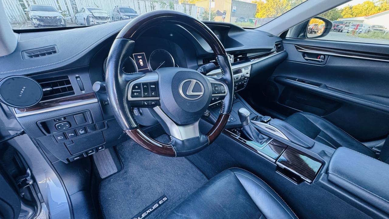 Lexus ES 300h Sedan 2016