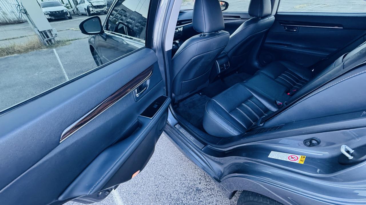 Lexus ES 300h Sedan 2016