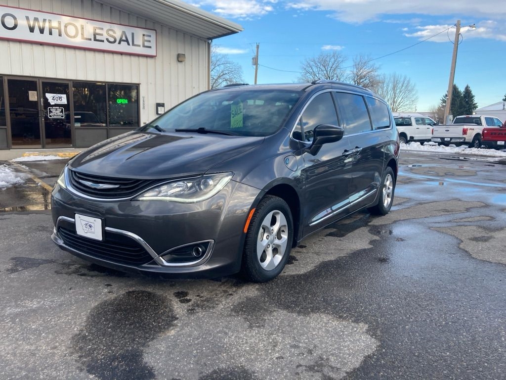2018 Chrysler Pacifica Hybrid Touring L's photo
