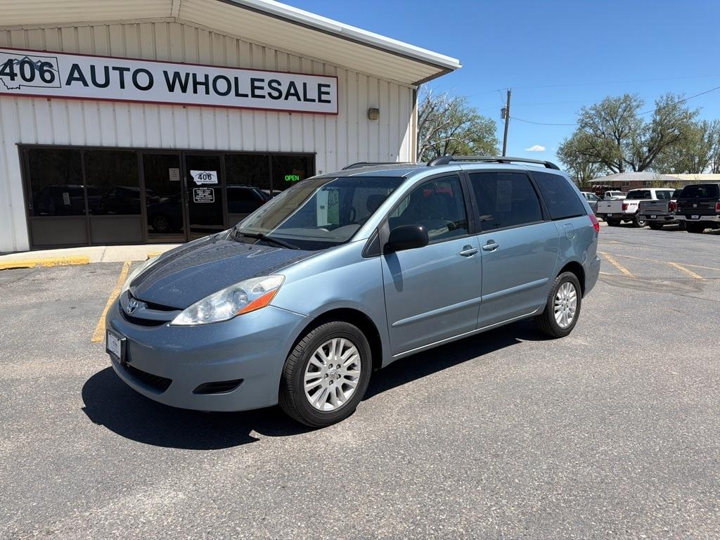 2008 Toyota Sienna LE AWD 7-Passenger's photo