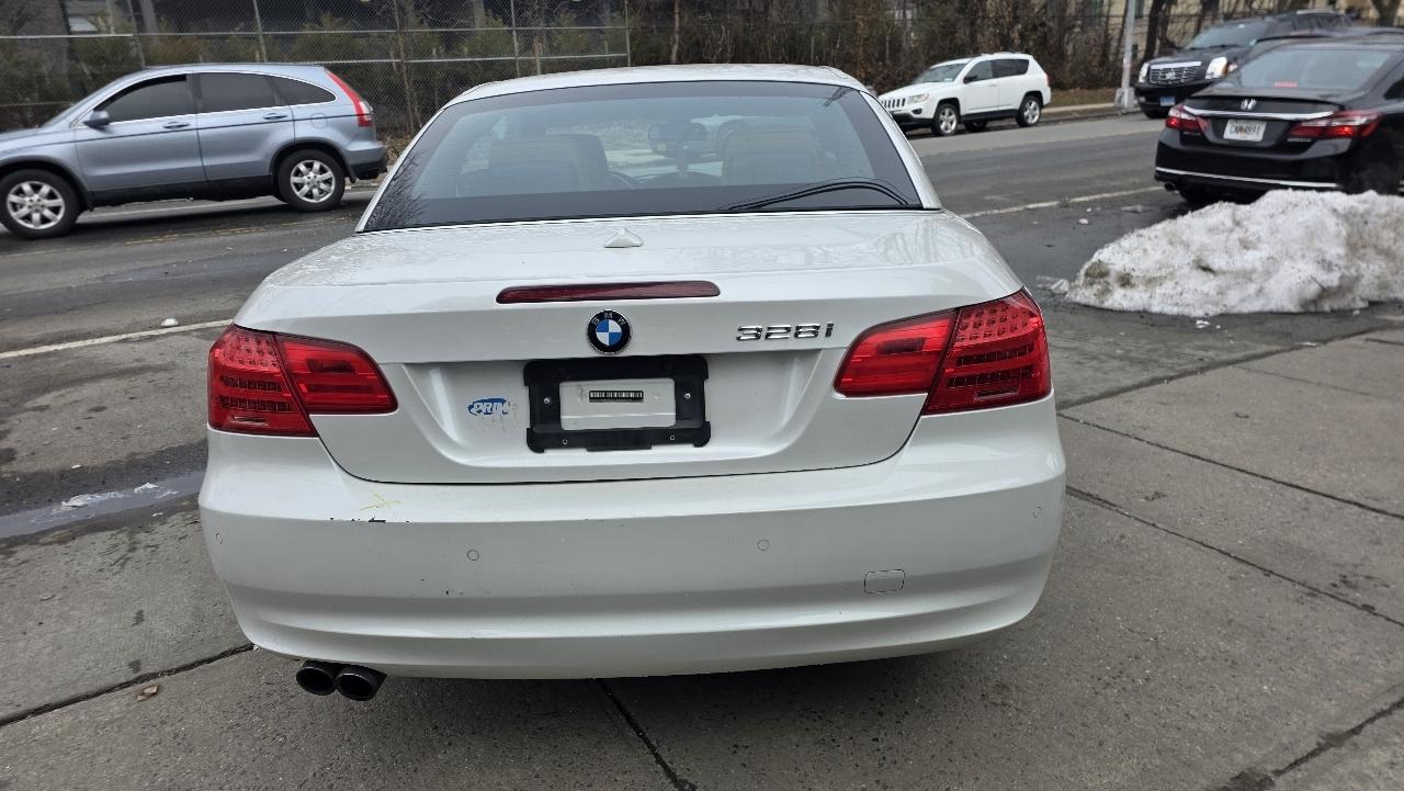 BMW 3-Series 328i Convertible 2011