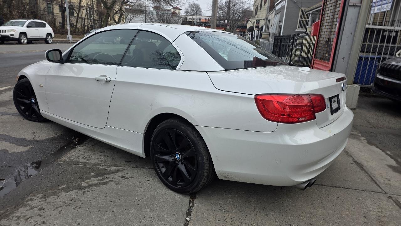 BMW 3-Series 328i Convertible 2011