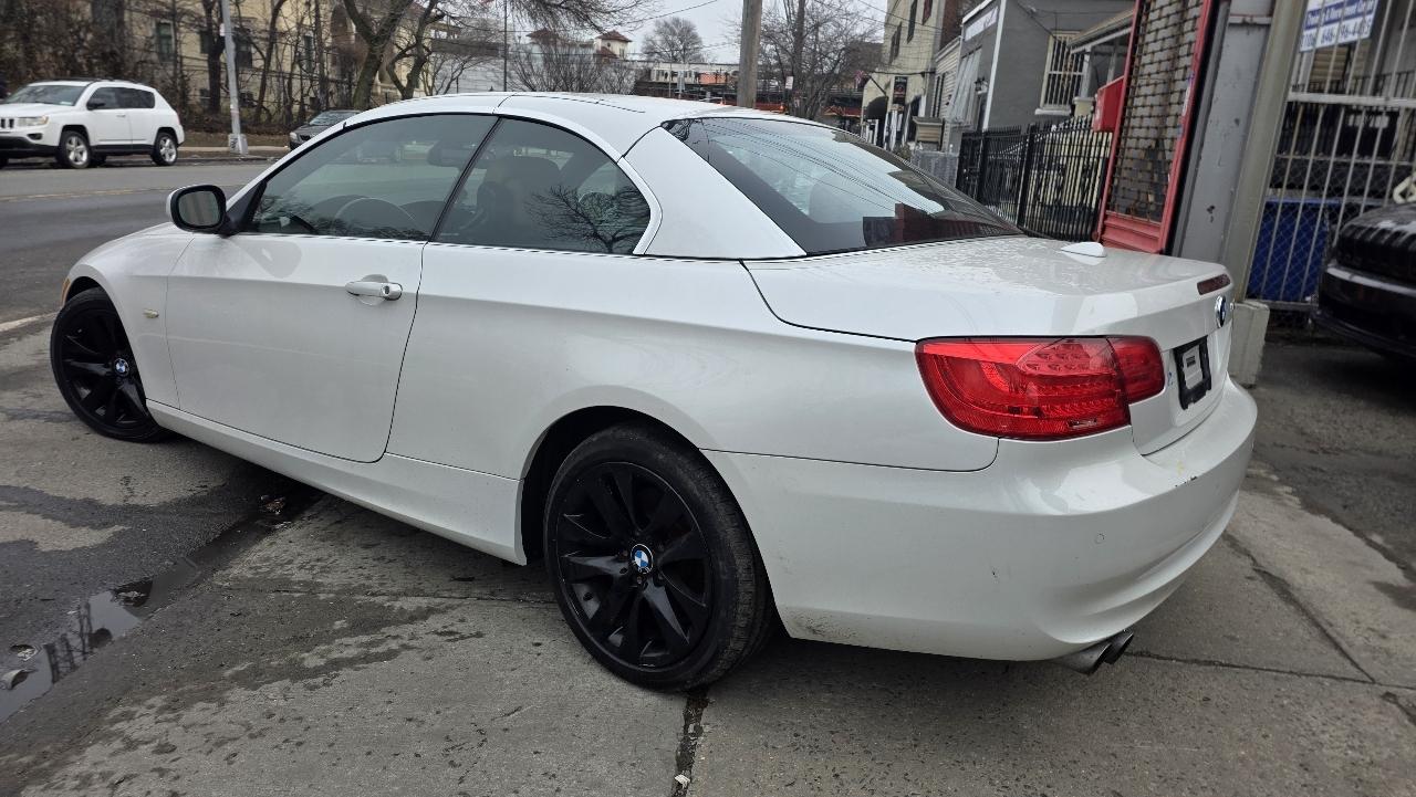 BMW 3-Series 328i Convertible 2011