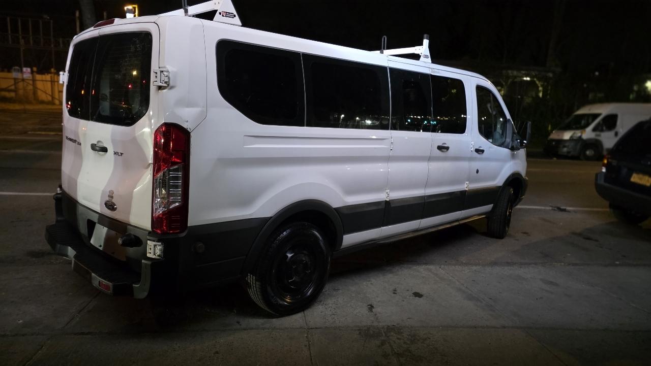 Ford Transit 350 Wagon Low Roof XLT 60/40 Pass. 148-in. WB 2015
