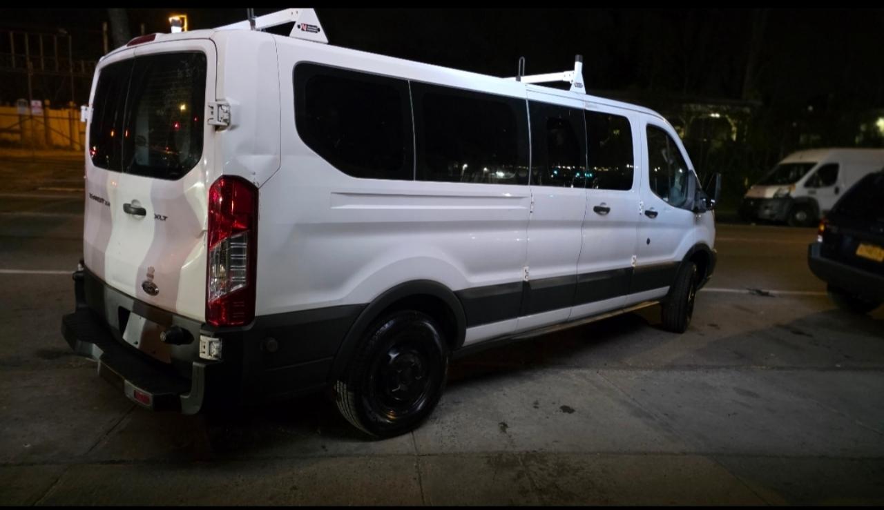 Ford Transit 350 Wagon Low Roof XLT 60/40 Pass. 148-in. WB 2015
