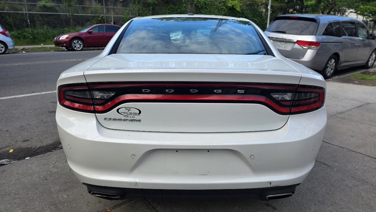 Dodge Charger SE 2016