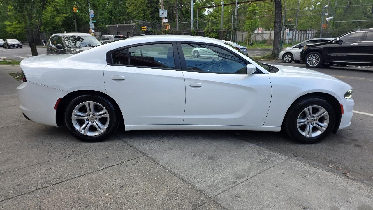 Dodge Charger SE 2016