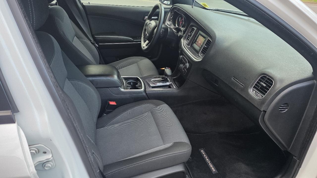 Dodge Charger SE 2016