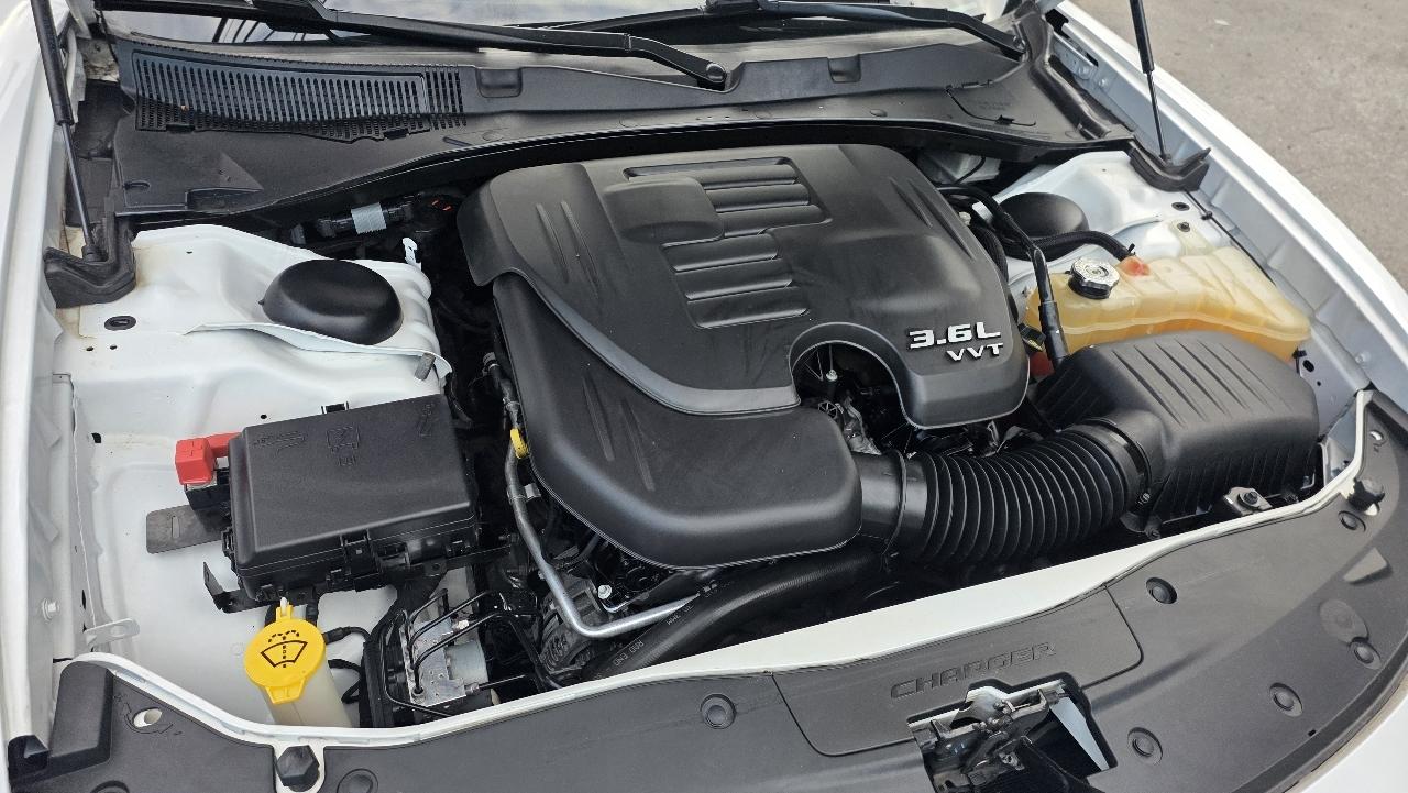 Dodge Charger SE 2016