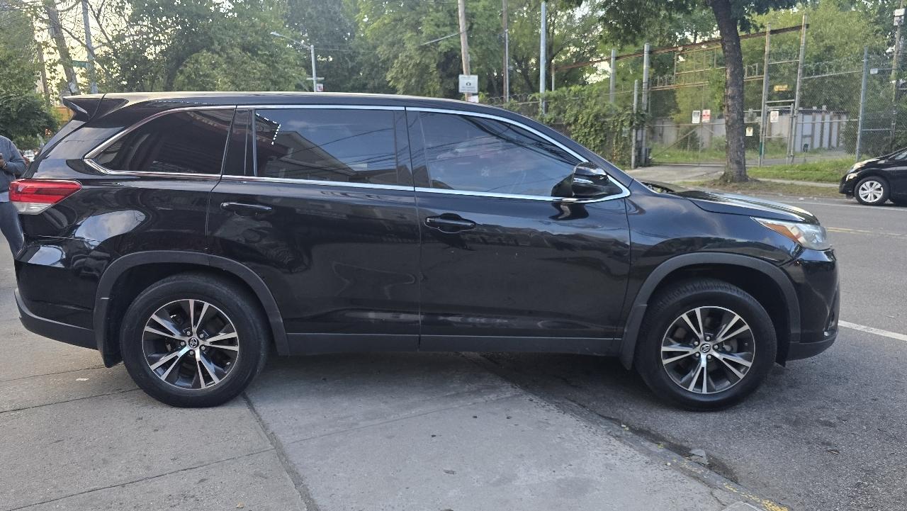 Toyota Highlander LE Plus AWD V6 2019