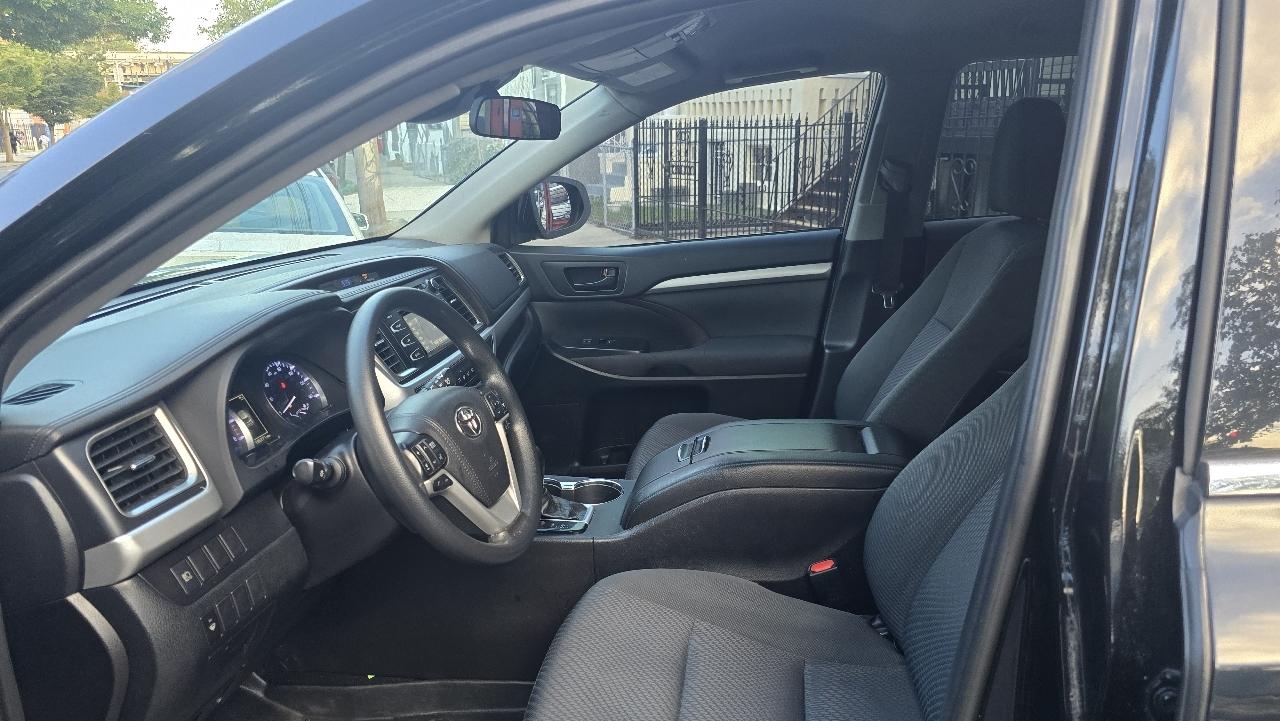 Toyota Highlander LE Plus AWD V6 2019