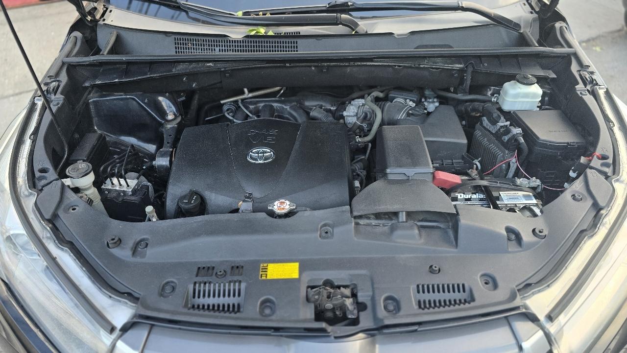 Toyota Highlander LE Plus AWD V6 2019