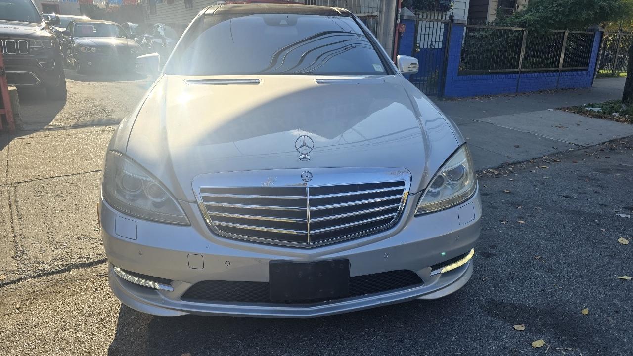 Mercedes-Benz S-Class S550 4-MATIC 2013