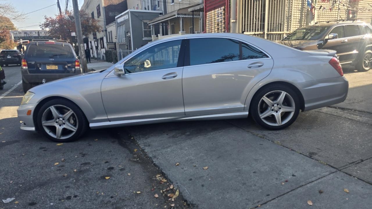 Mercedes-Benz S-Class S550 4-MATIC 2013