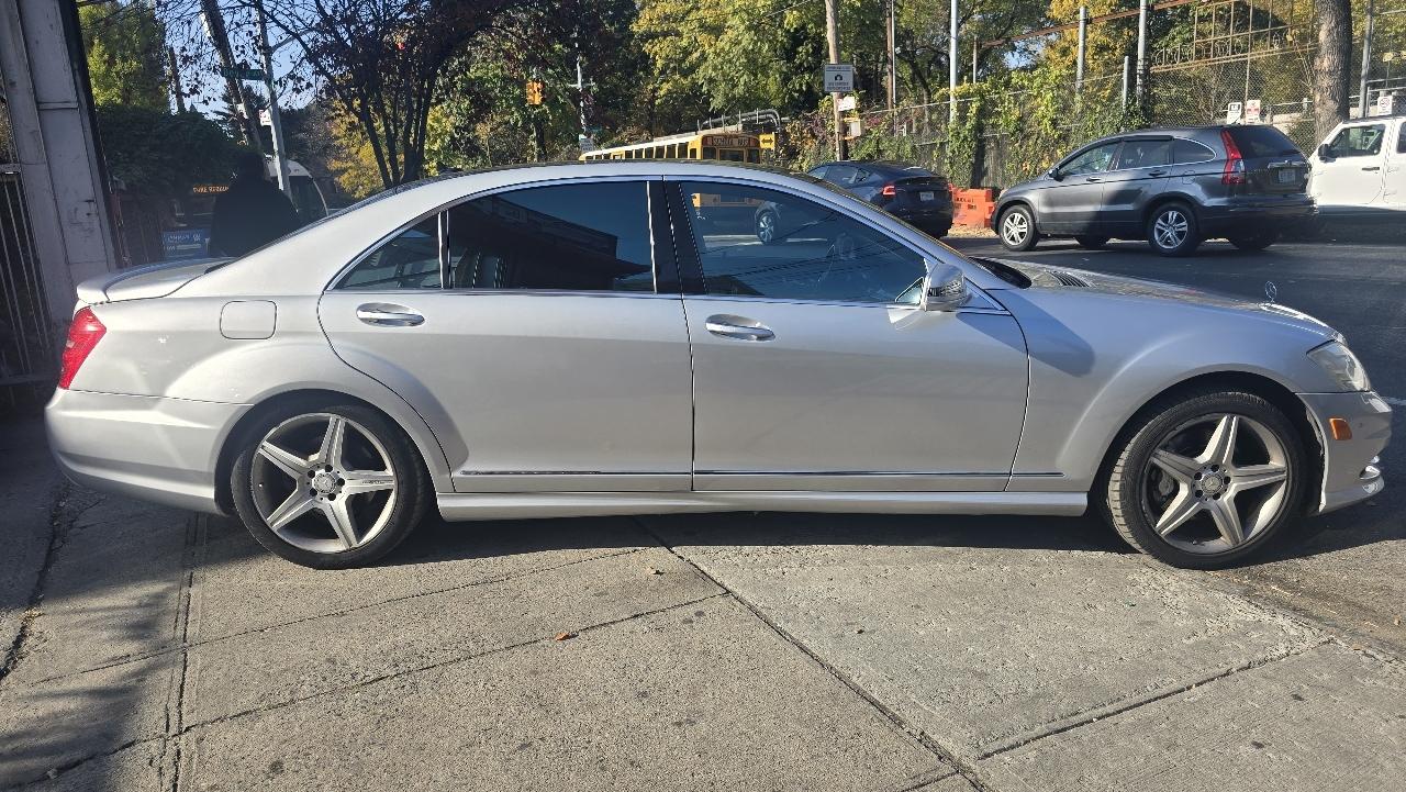 Mercedes-Benz S-Class S550 4-MATIC 2013