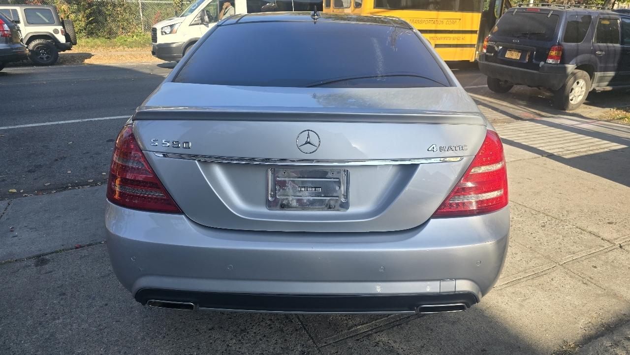 Mercedes-Benz S-Class S550 4-MATIC 2013
