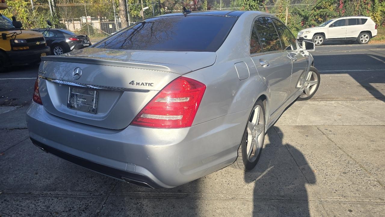 Mercedes-Benz S-Class S550 4-MATIC 2013
