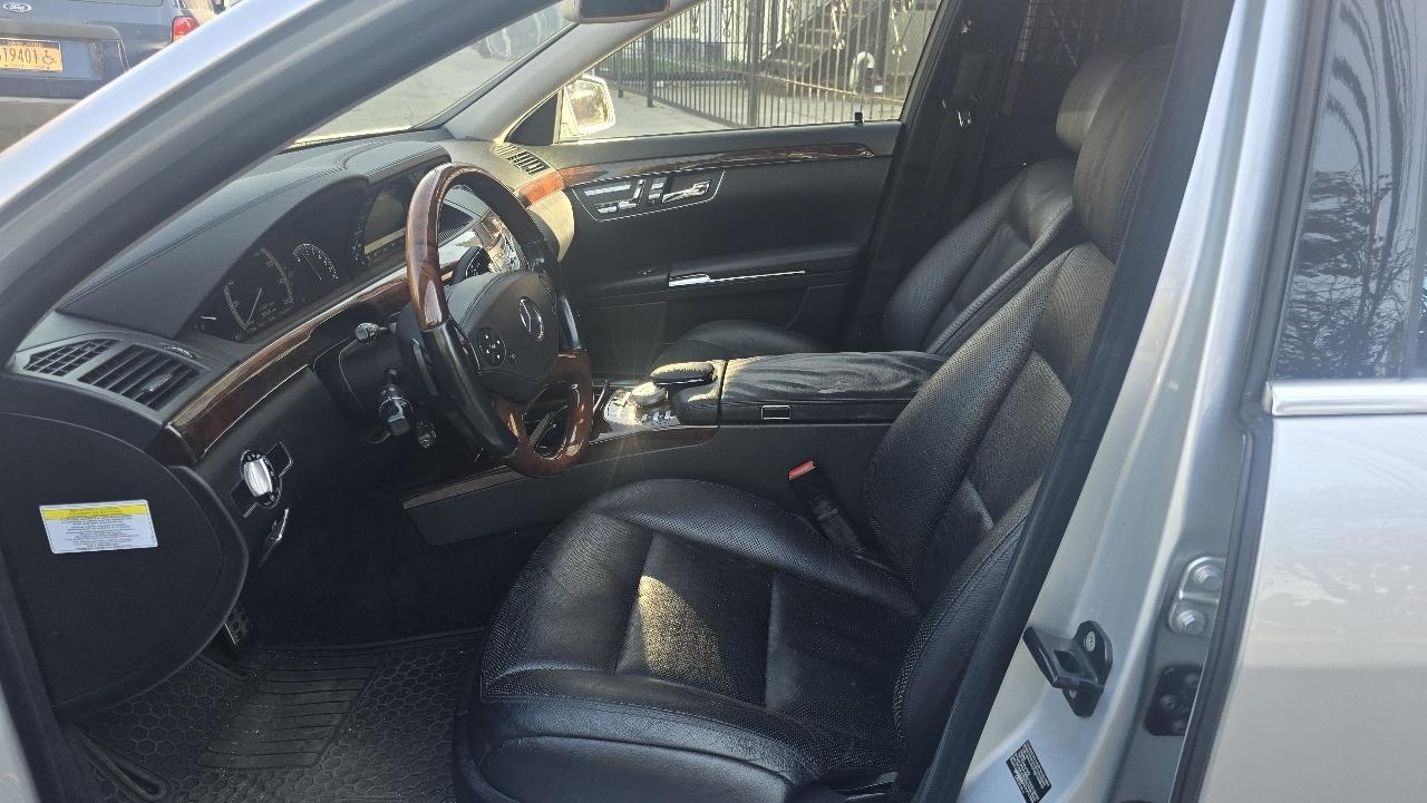 Mercedes-Benz S-Class S550 4-MATIC 2013