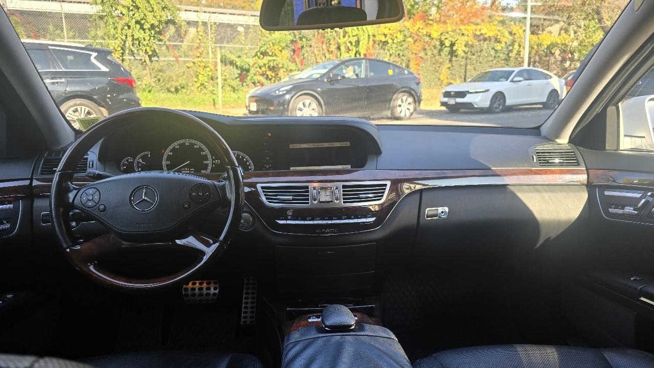 Mercedes-Benz S-Class S550 4-MATIC 2013
