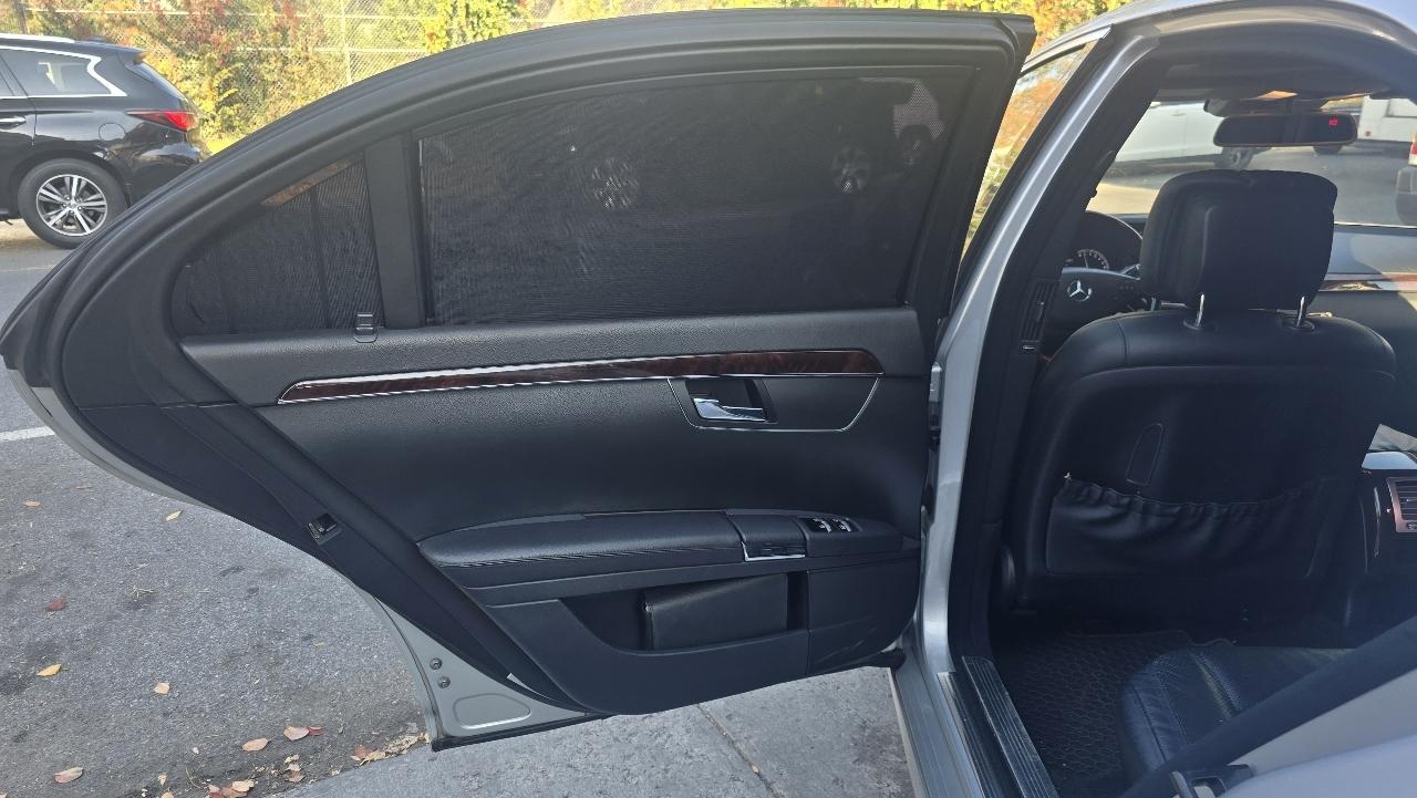 Mercedes-Benz S-Class S550 4-MATIC 2013