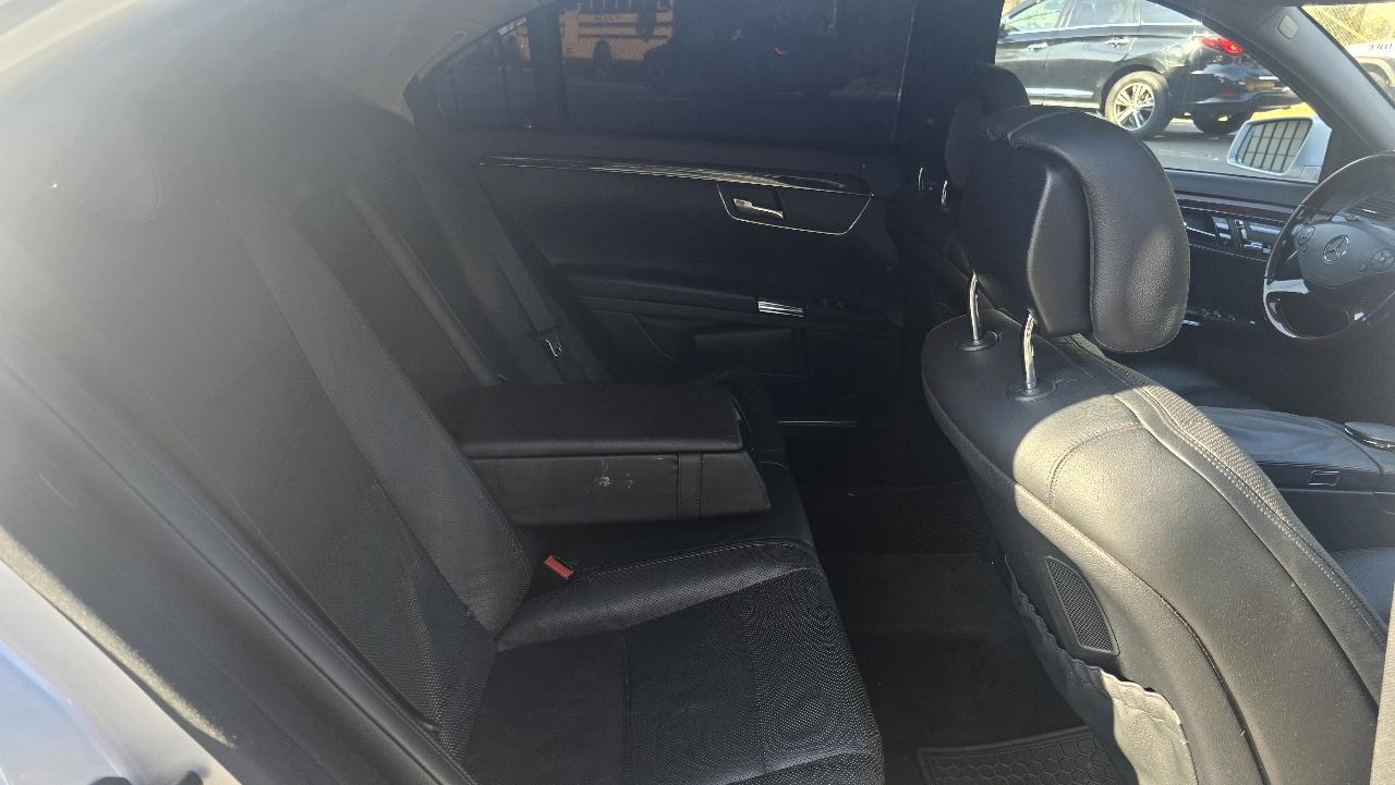 Mercedes-Benz S-Class S550 4-MATIC 2013